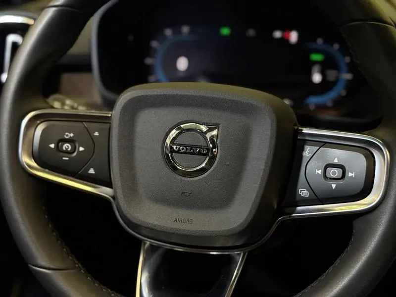 Volvo XC40 Recharge - Imagem 13