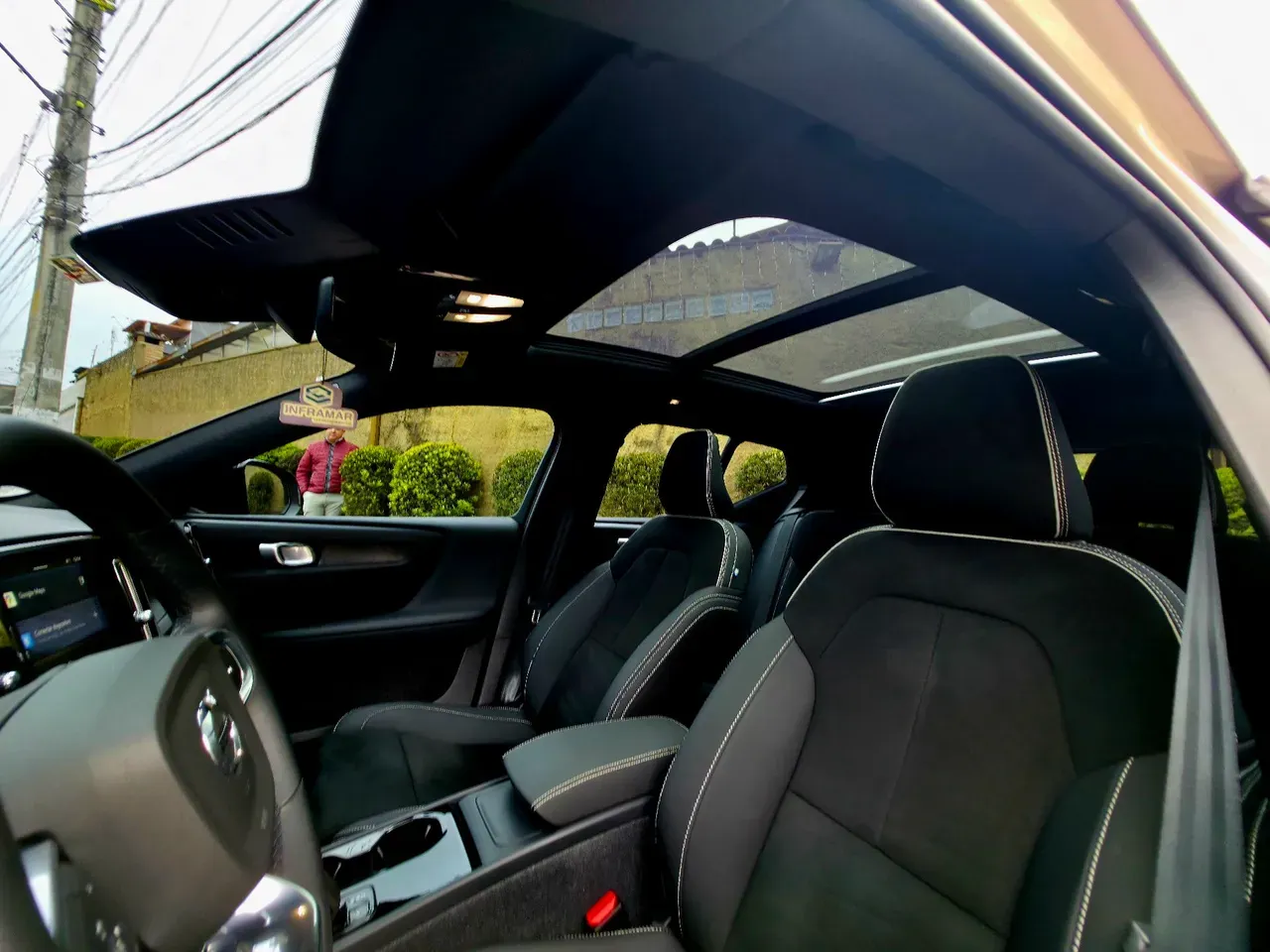 Volvo XC40 Recharge - Imagem 12