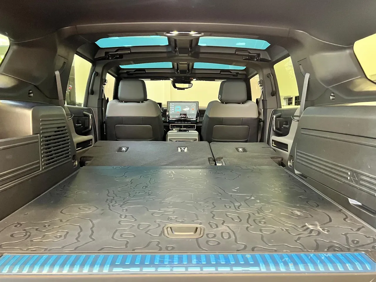 GMC Hummer EV SUV - Imagem 11