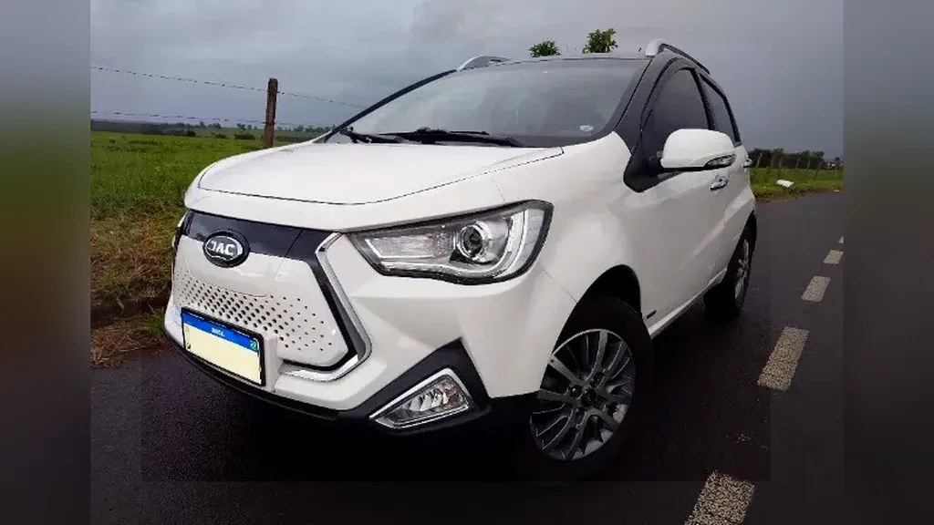 Foto de um jac iev20