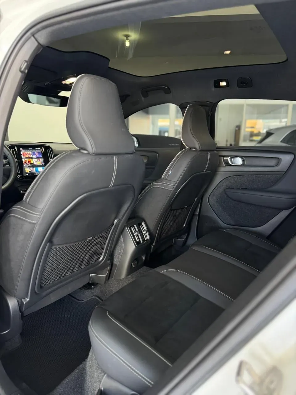 Volvo C40 Recharge - Imagem 13