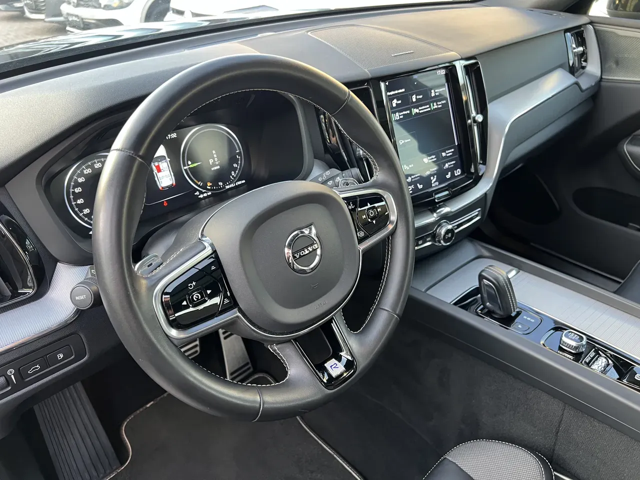 Volvo Xc60 - Imagem 10