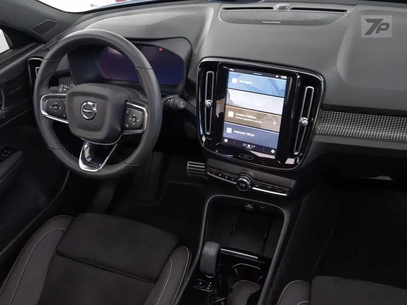 Volvo XC40 - Imagem 12