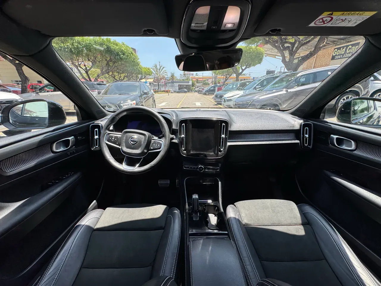 Volvo XC40 Recharge - Imagem 6