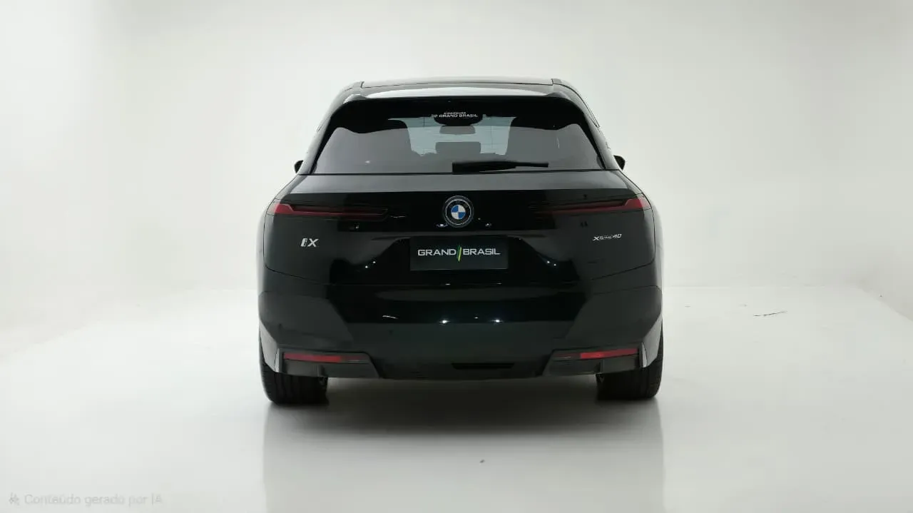 BMW Ix - Imagem 4