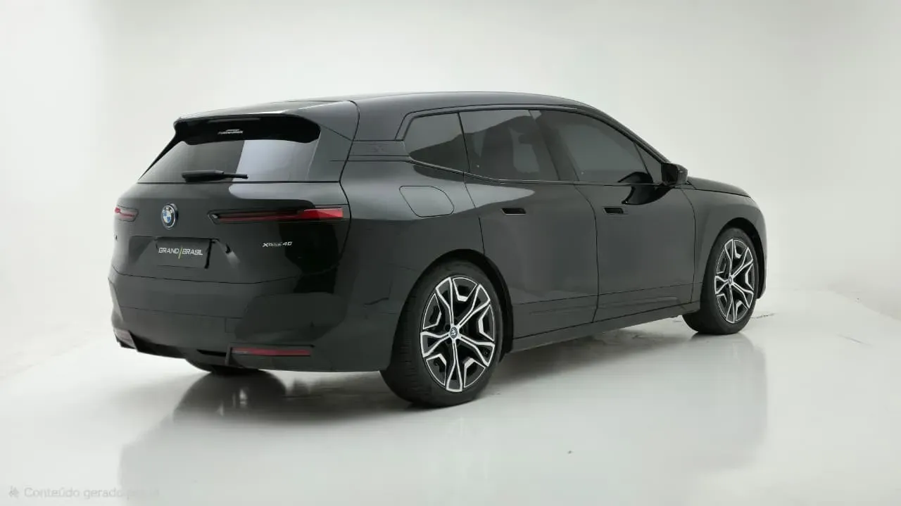 BMW Ix - Imagem 3