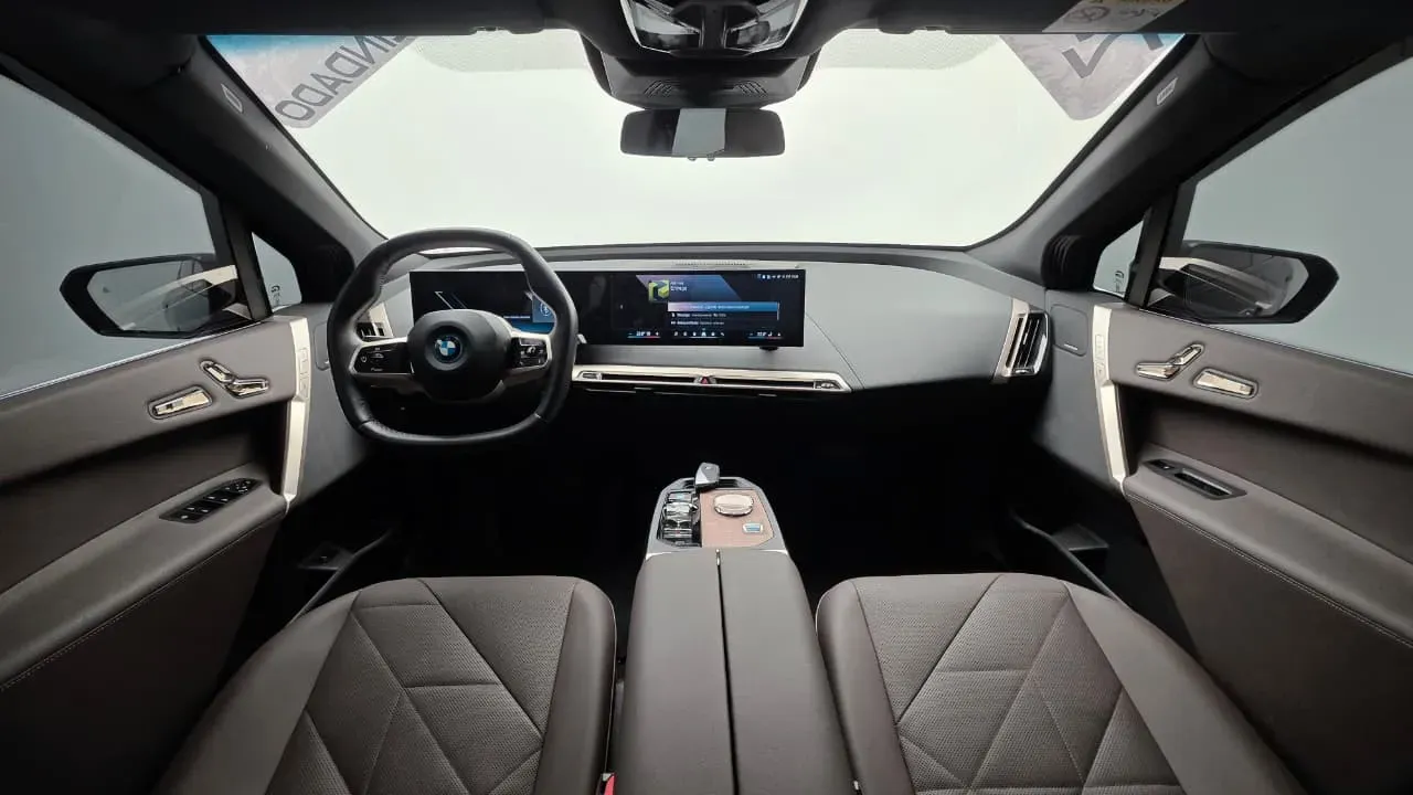 BMW Ix - Imagem 11