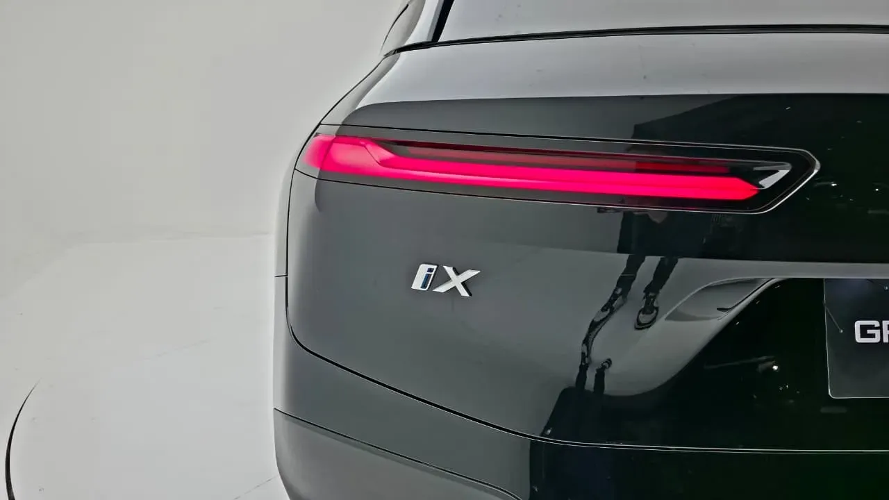 BMW Ix - Imagem 19