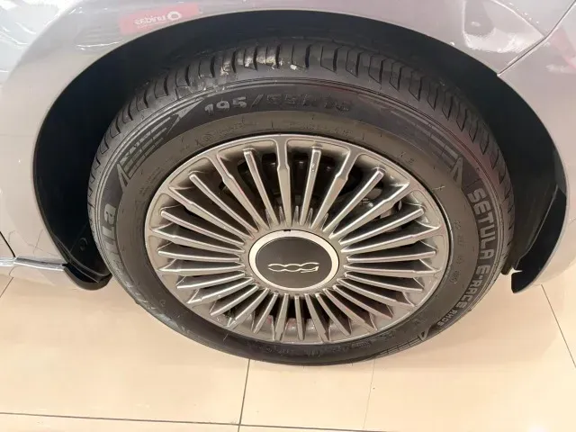 Fiat 500e - Imagem 11