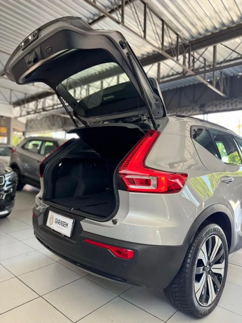 Volvo XC40 Recharge - Imagem 4