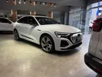 Audi Q8 Sportback E-tron - Miniatura 5