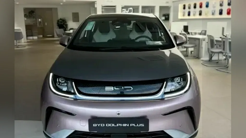 Foto de um byd dolphin plus