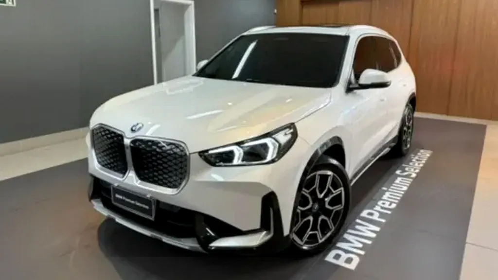 Foto de um bmw ix1