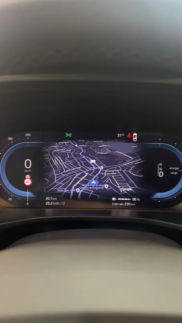 Volvo XC40 Recharge - Imagem 12