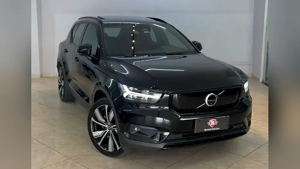 Foto de um volvo xc40 recharge