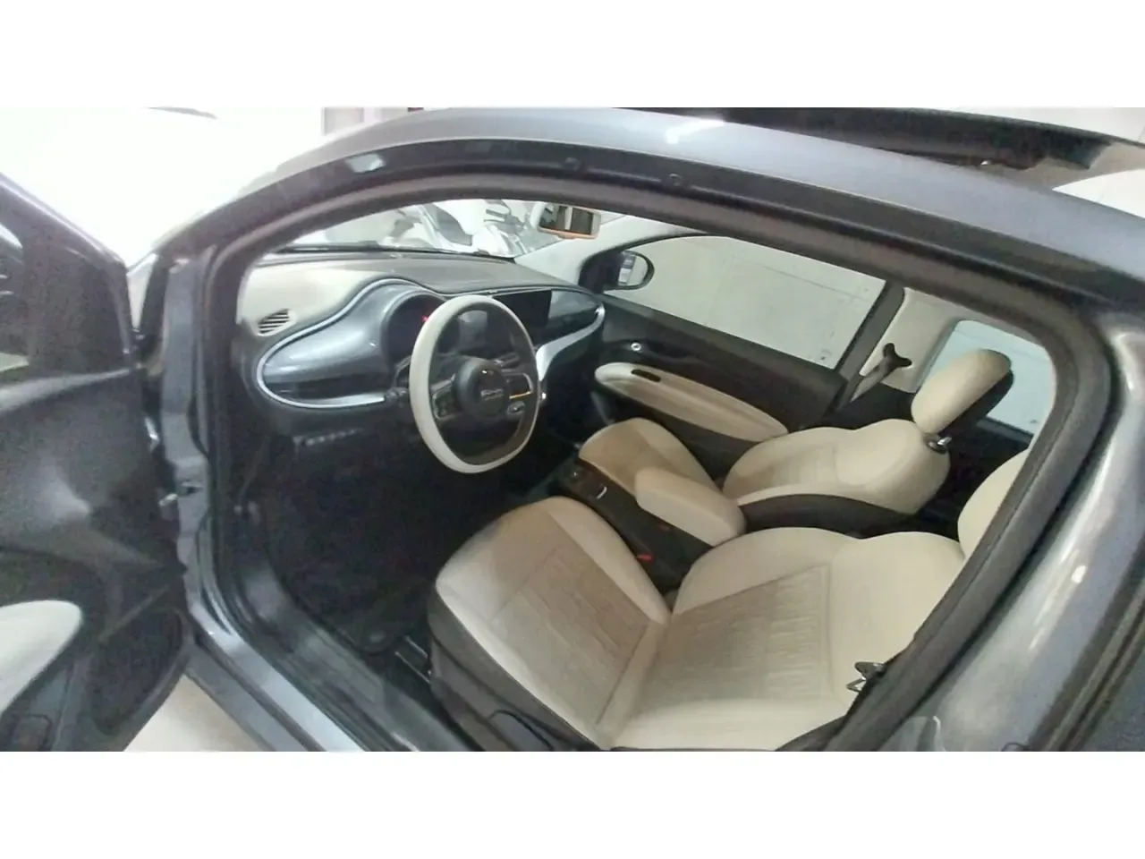 Fiat 500e - Imagem 8