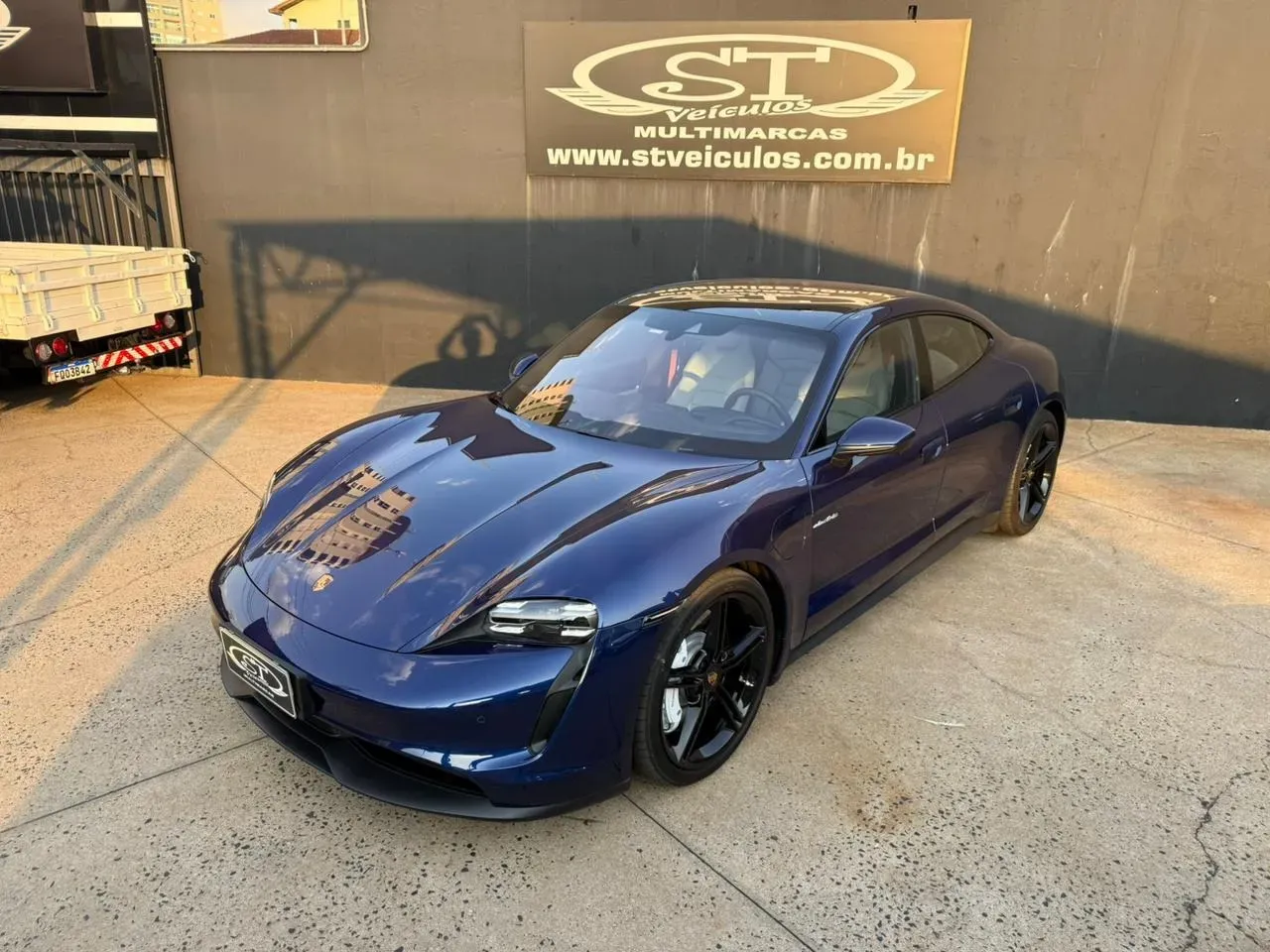 Porsche Taycan - Imagem 4