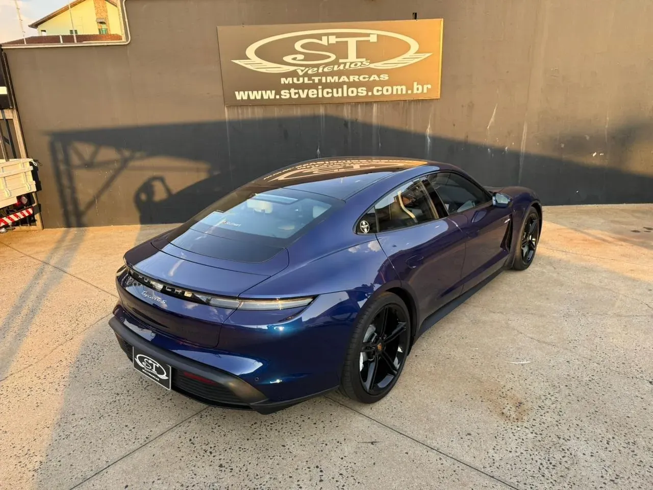 Porsche Taycan - Imagem 5