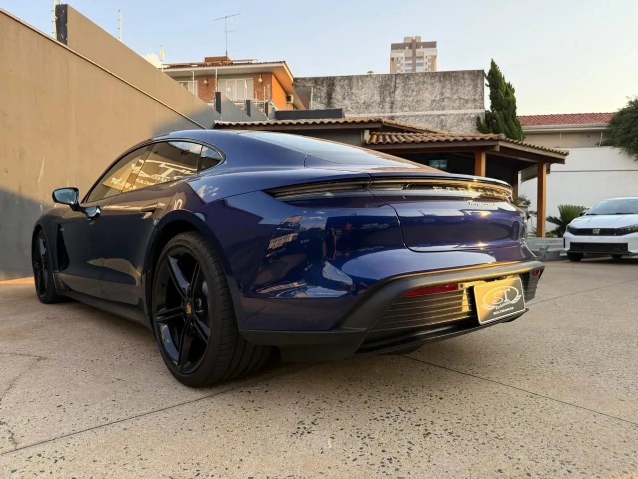 Porsche Taycan - Imagem 16