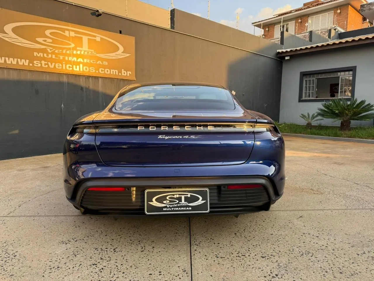 Porsche Taycan - Imagem 18