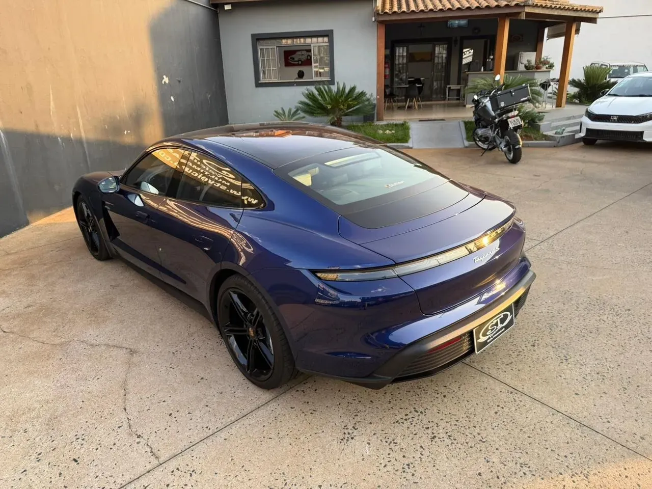 Porsche Taycan - Imagem 8