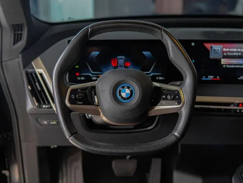 BMW Ix - Imagem 9