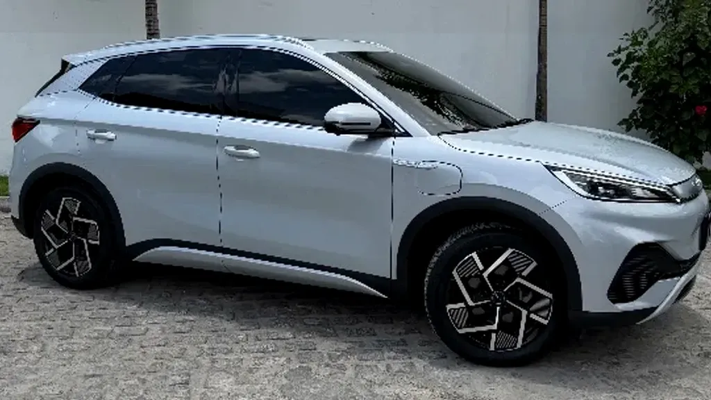 Foto de um byd yuan plus