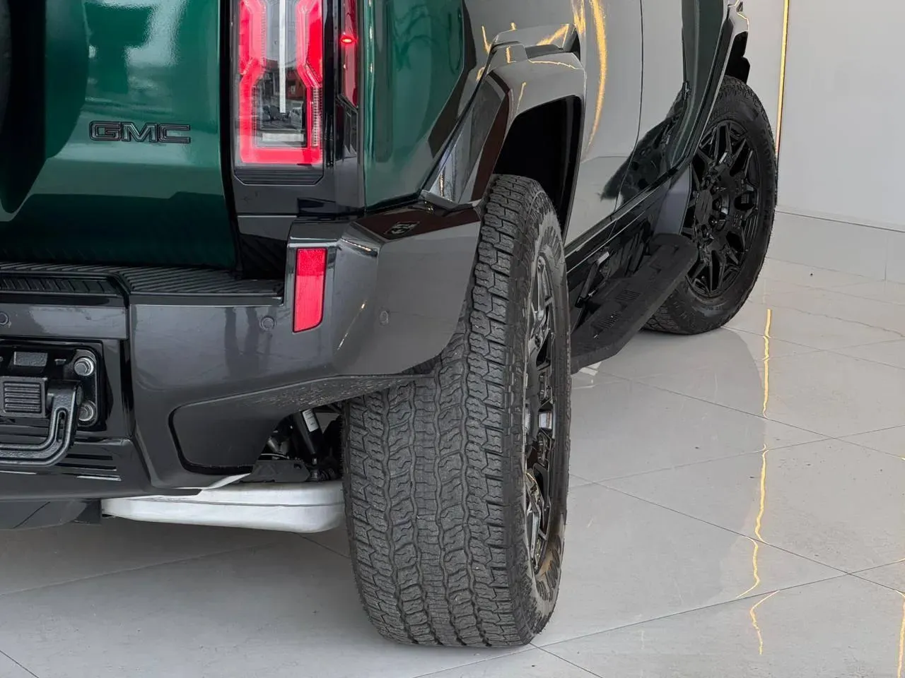 GMC Hummer EV SUV - Imagem 16