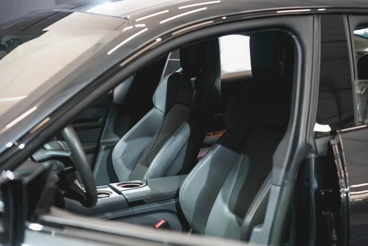 Porsche Taycan - Imagem 13