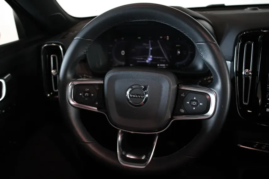 Volvo XC40 Recharge - Imagem 5
