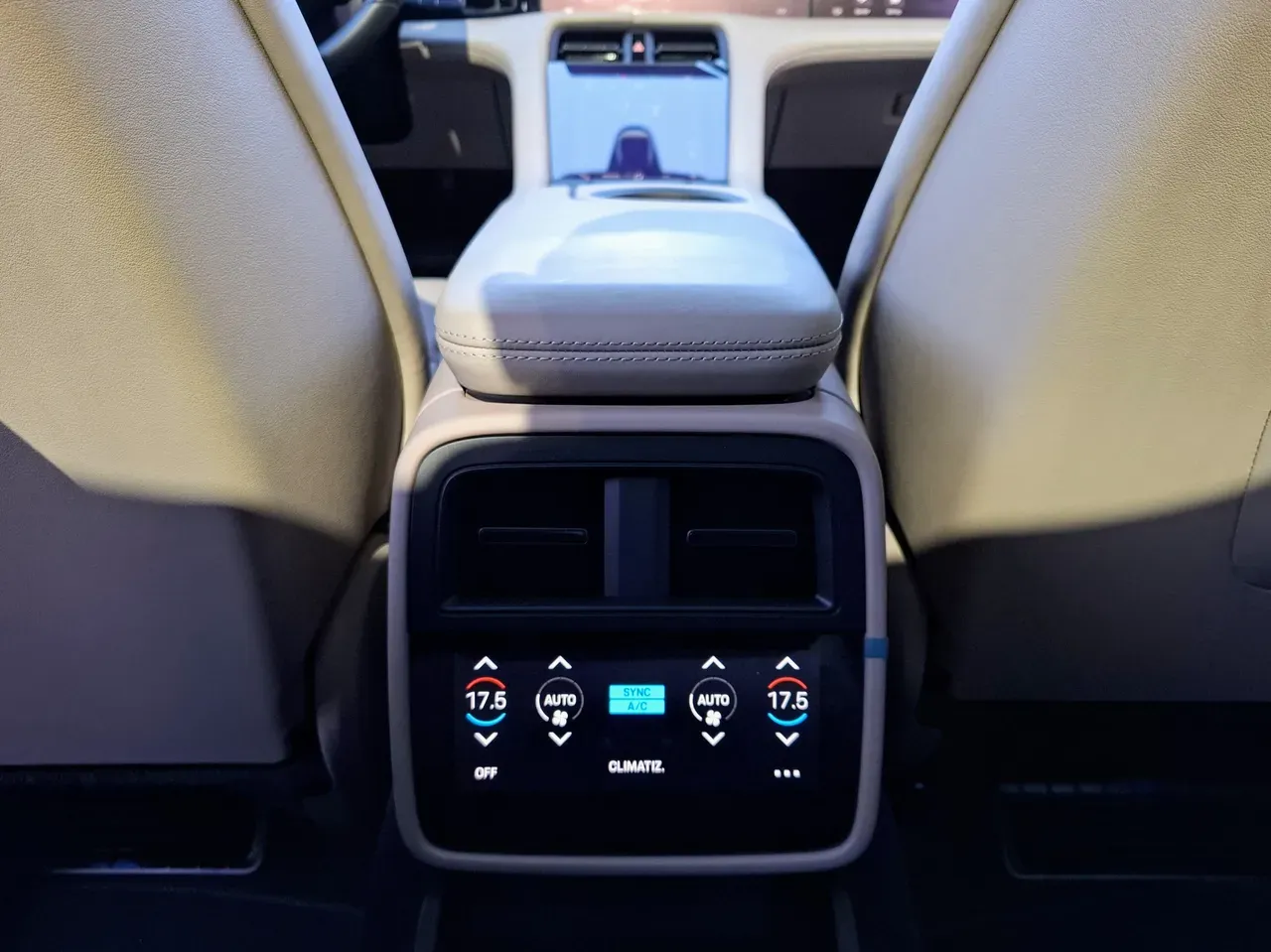 Porsche Taycan - Imagem 14