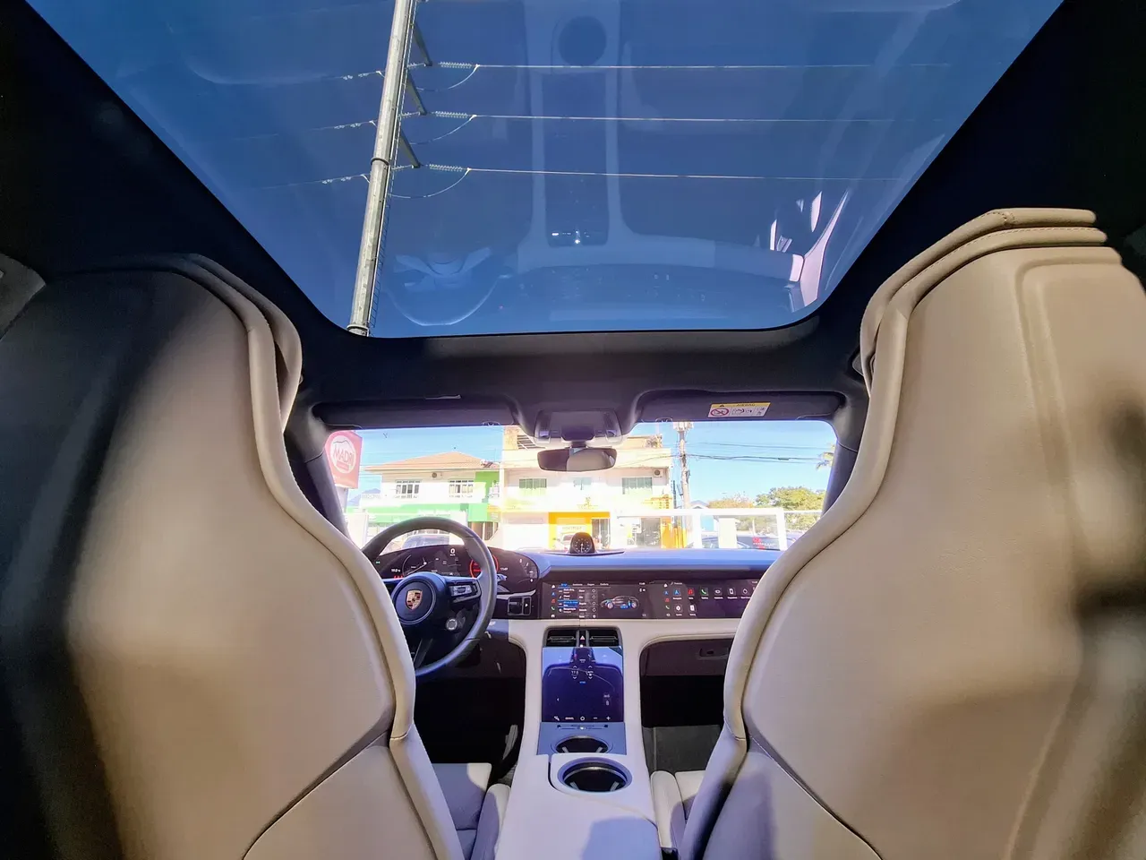 Porsche Taycan - Imagem 10