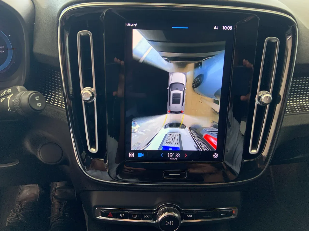 Volvo XC40 Recharge - Imagem 11