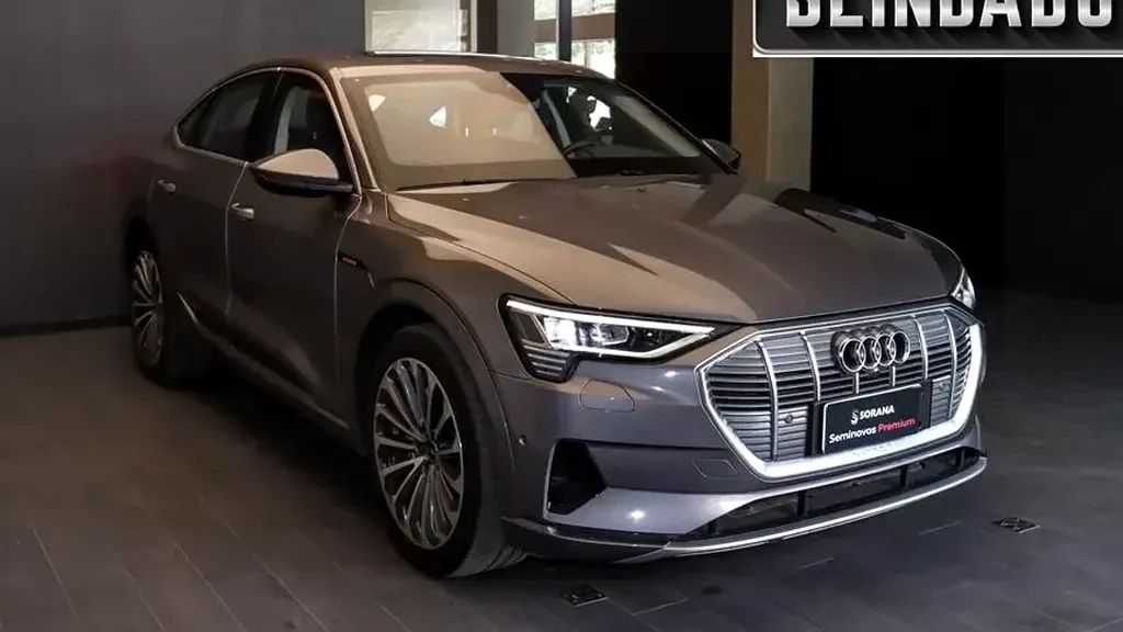 Foto de um audi e-tron sportback