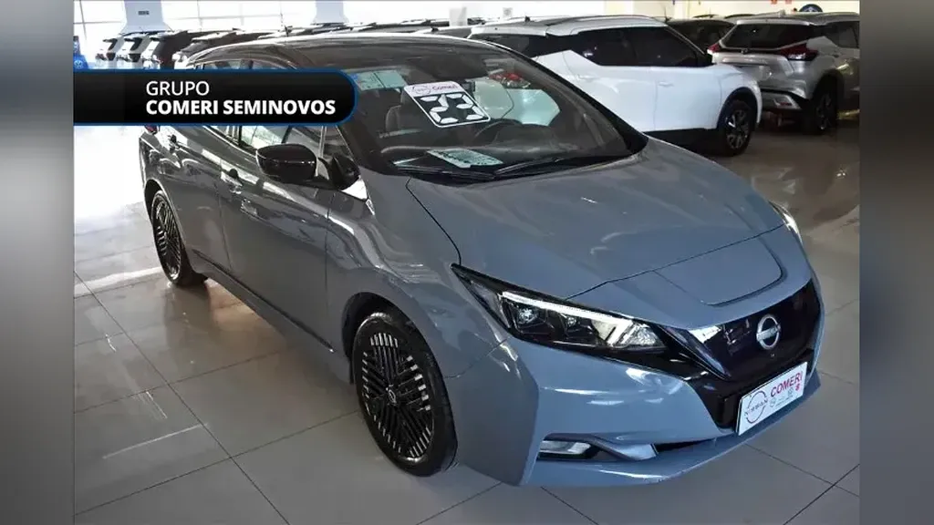 Foto de um nissan leaf