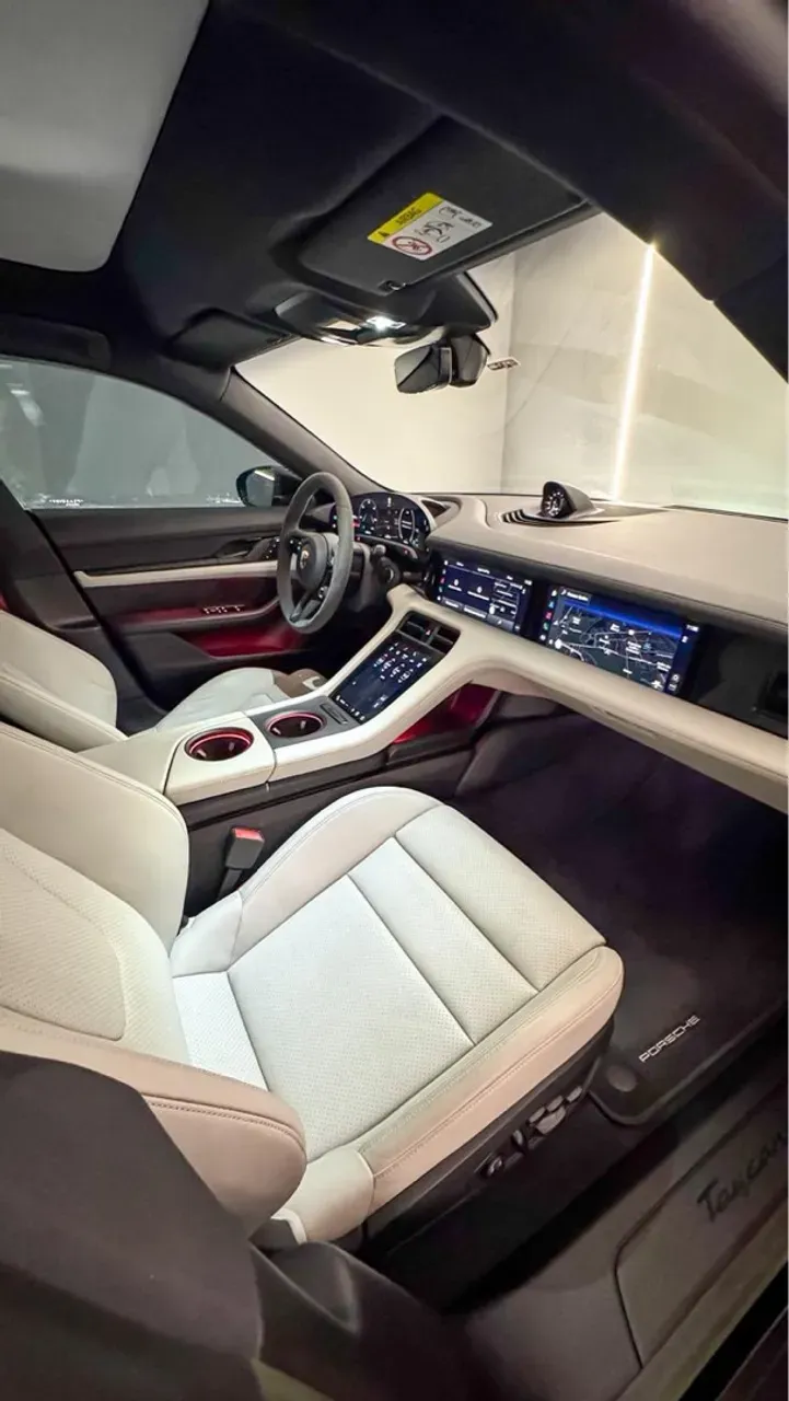 Porsche Taycan - Imagem 16