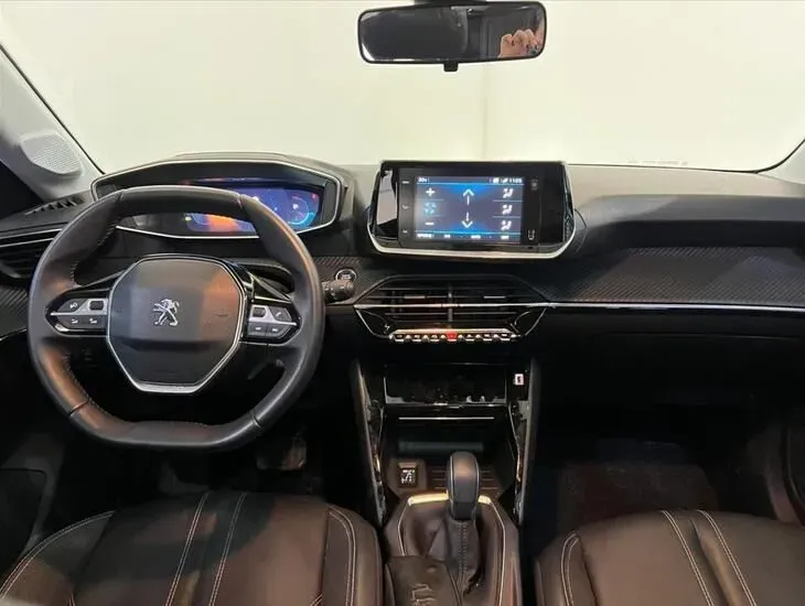 Peugeot E-208 - Imagem 13