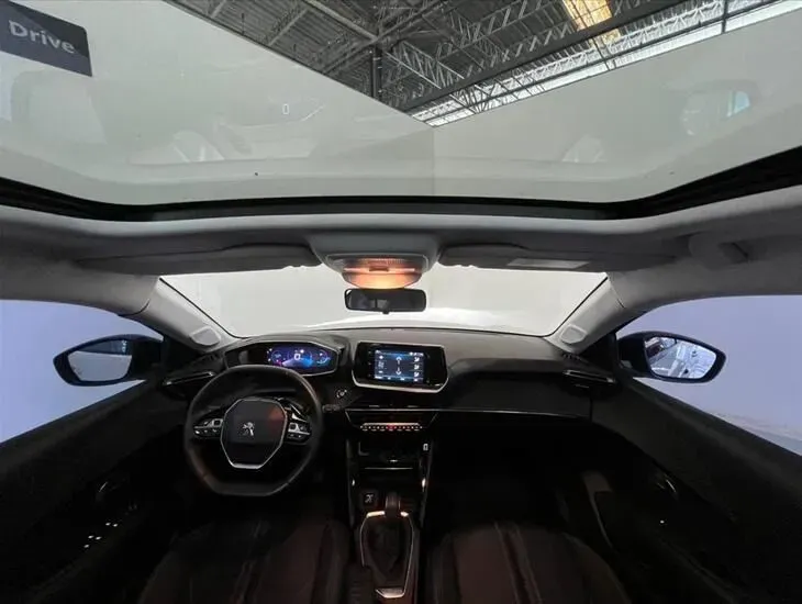 Peugeot E-208 - Imagem 17