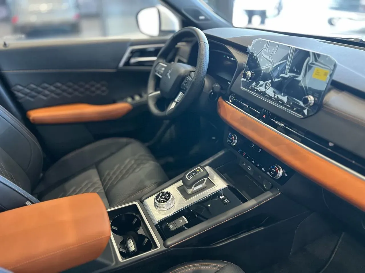 Mitsubishi Outlander Plug-in Hybrid - Imagem 9