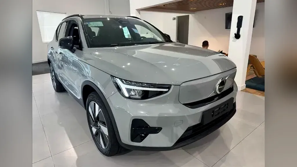 Foto de um volvo ex40