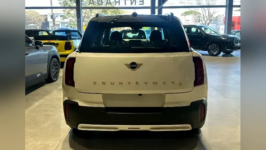 Foto de um mini countryman se all4