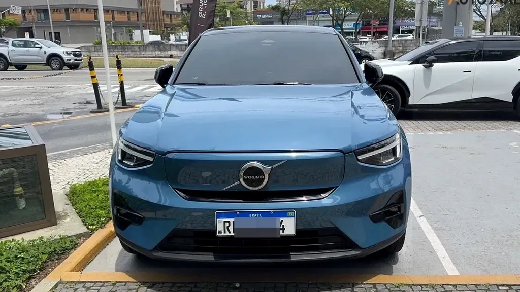 Foto de um volvo c40 recharge