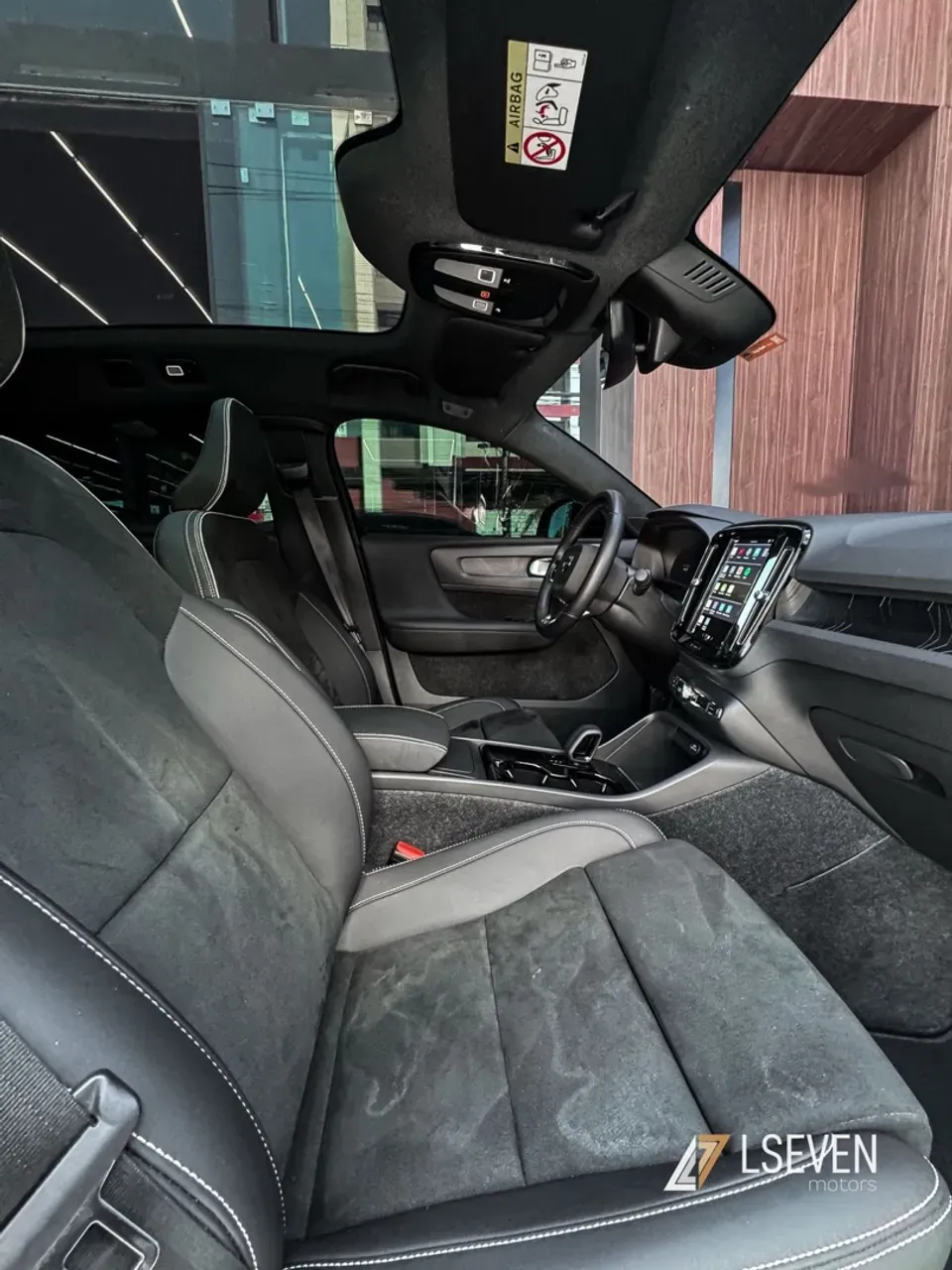 Volvo C40 Recharge - Imagem 8