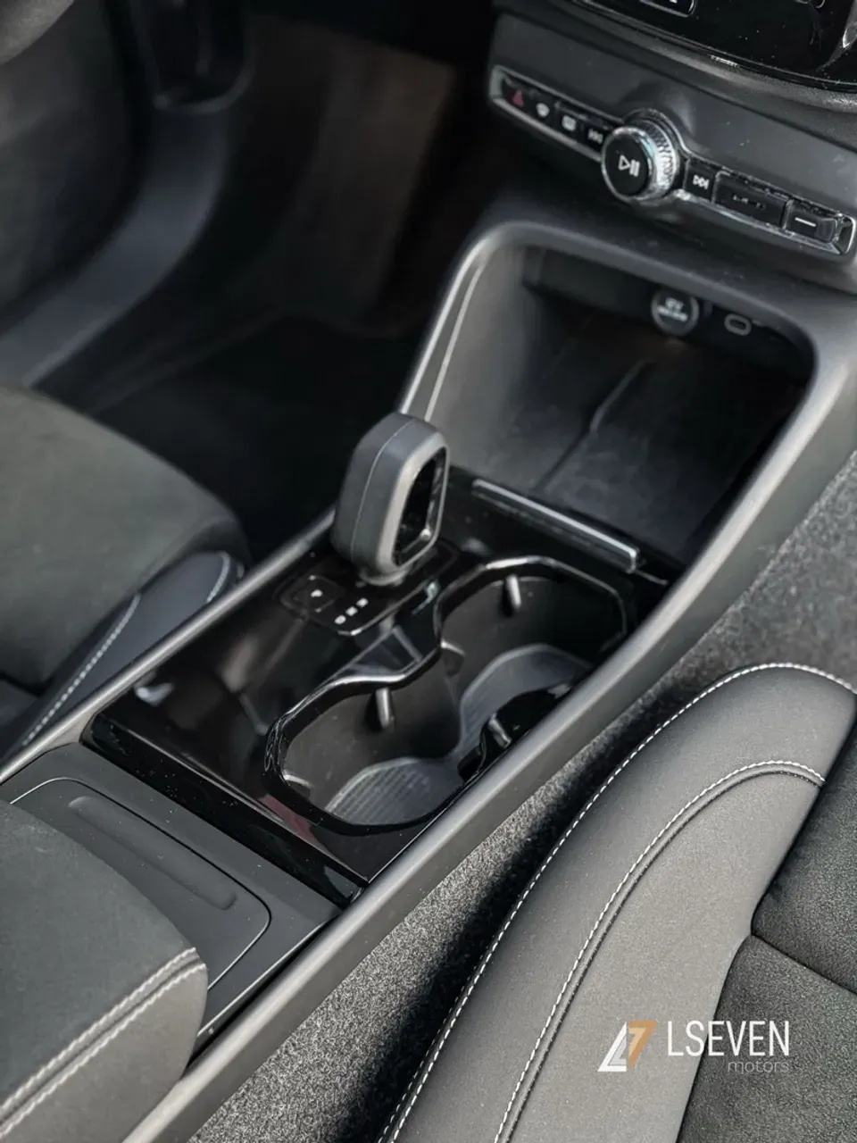 Volvo C40 Recharge - Imagem 10