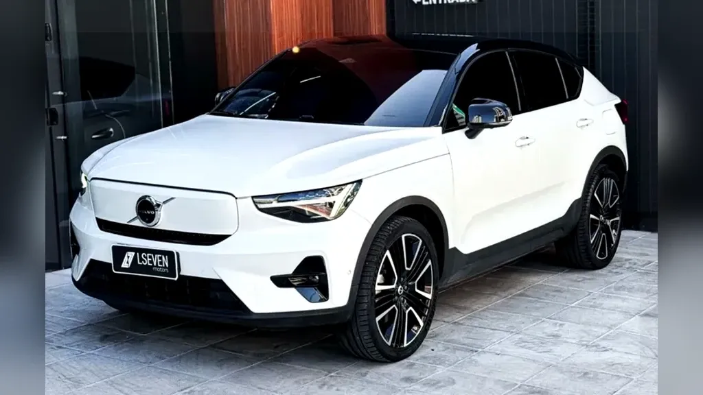 Foto de um volvo c40 recharge