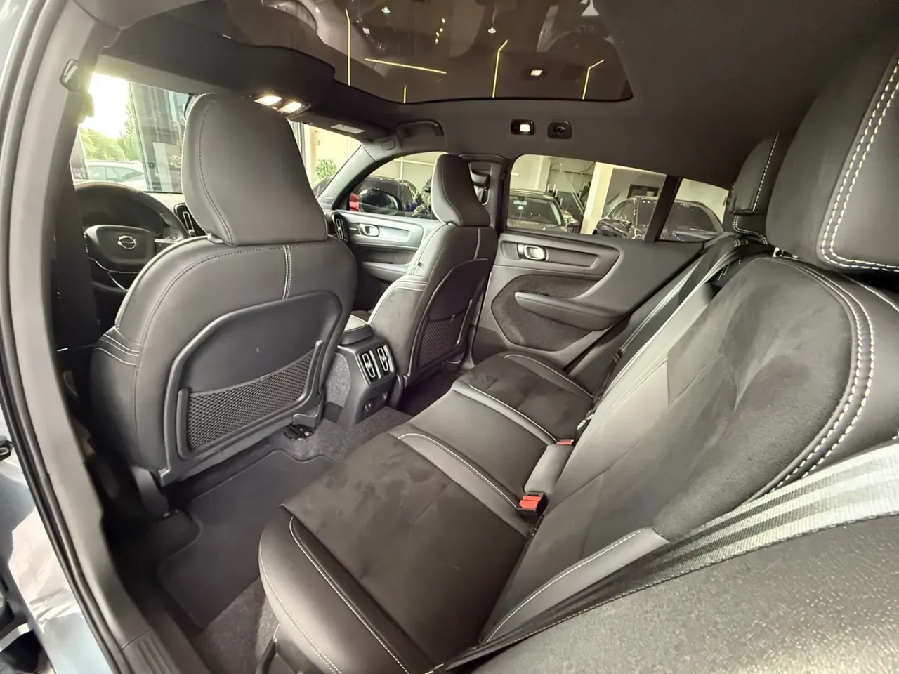 Volvo C40 Recharge - Imagem 12