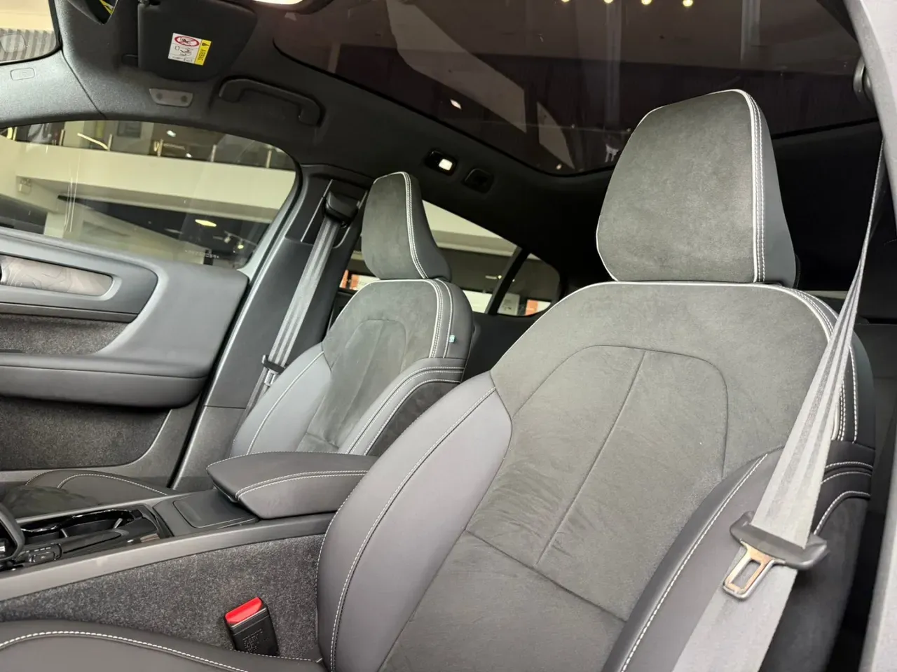 Volvo C40 Recharge - Imagem 13