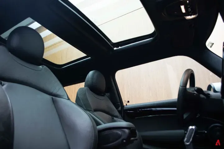 Mini Cooper SE - Imagem 18