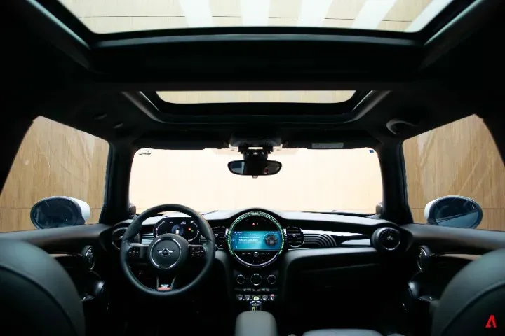 Mini Cooper SE - Imagem 16