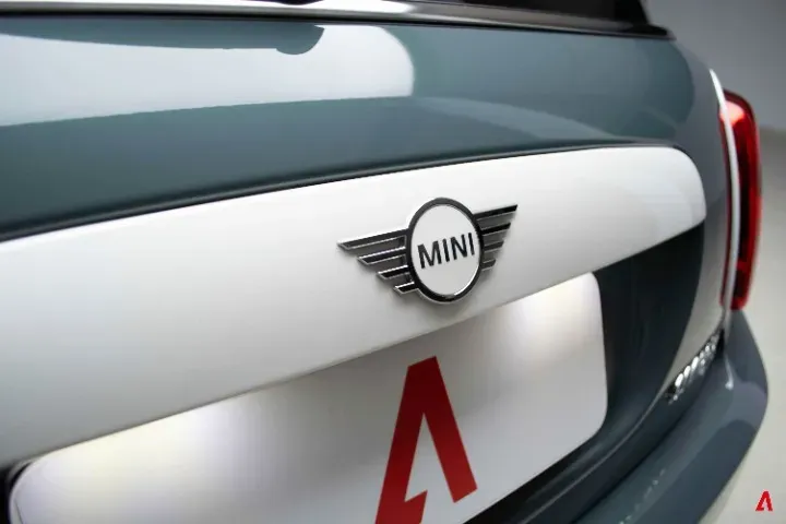 Mini Cooper SE - Imagem 13